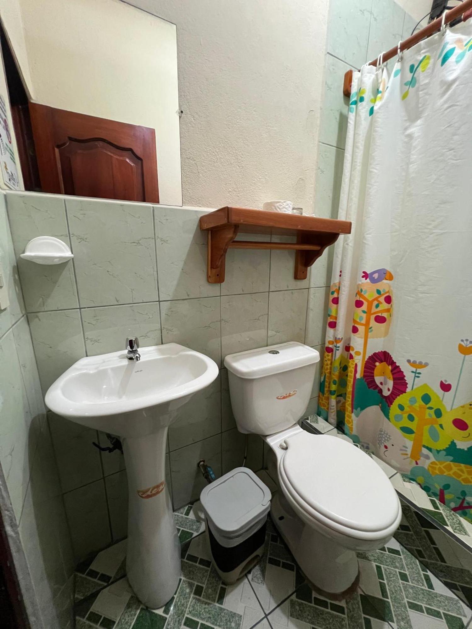 Hostal Cattleya Puerto Baquerizo Moreno Quarto foto