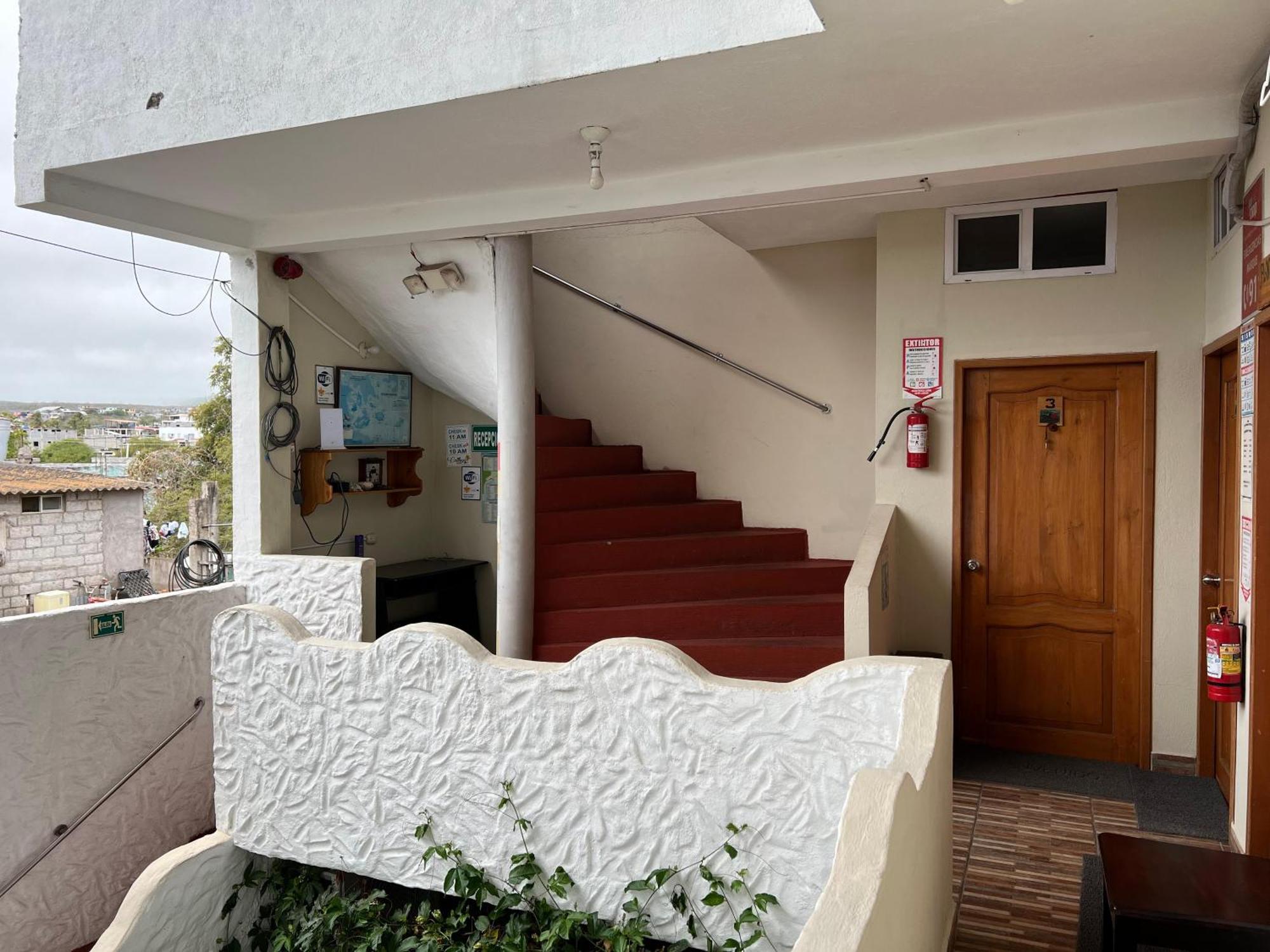 Hostal Cattleya Puerto Baquerizo Moreno Exterior foto
