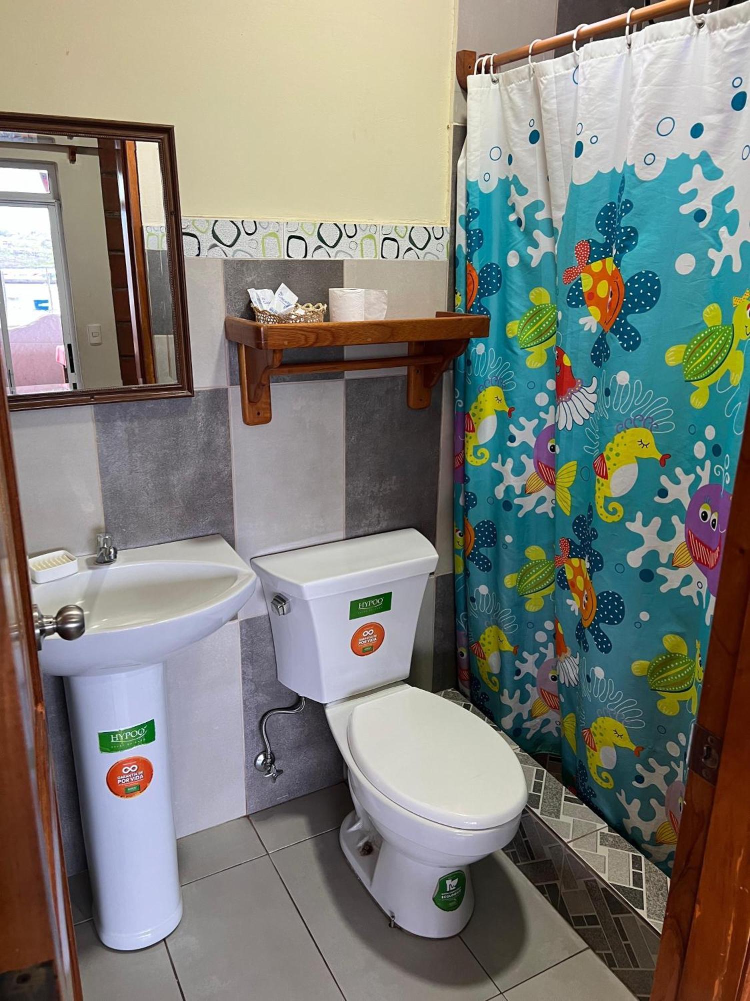 Hostal Cattleya Puerto Baquerizo Moreno Exterior foto